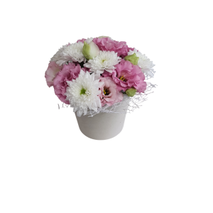 Романтична кутия „Нежен шепот“ с розова еустома и бели хризантеми